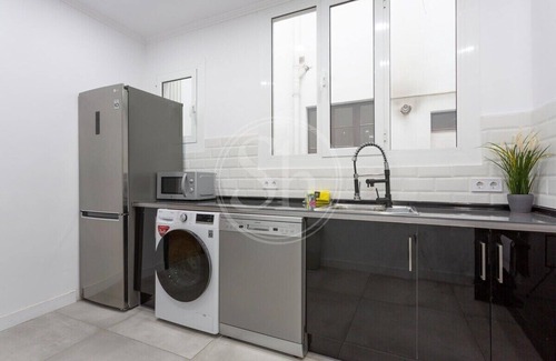Esquerra de l'Eixample Apartment | Centrally located family apartment