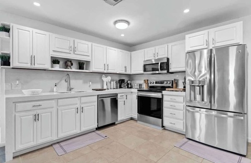 Homestead House | Centrally located Family-business Home