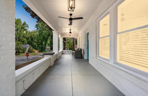 Atlanta Villa | Centrally Located Home in Atlanta-10 Mins from GA Aquarium, Mercedes Benz Stadium, & Much More