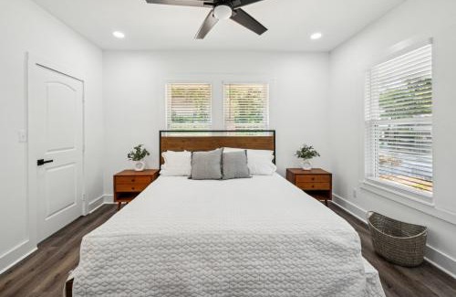 Atlanta Villa | Centrally Located Home in Atlanta-10 Mins from GA Aquarium, Mercedes Benz Stadium, & Much More