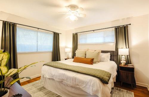 Memphis House | Centrally Located King Bed Midtown Memphis 2360