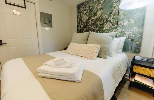 Memphis House | Centrally Located Memphis Tiny Home Queen Bed REAR
