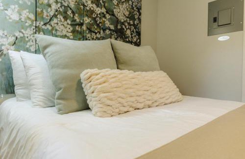 Memphis House | Centrally Located Memphis Tiny Home Queen Bed REAR