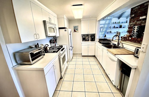 Summersea House | Centrally-Located New Seabury Waterfront: Fall At 20% Off!