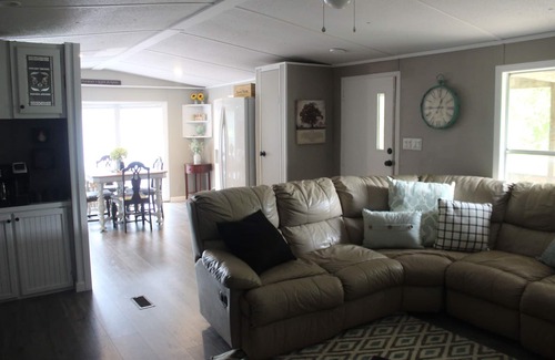 Jefferson County House | Centrally located, quaint and private home
