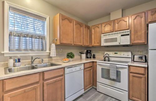 Manito Apartment | Centrally Located South Hill Apartment with Smart TV
