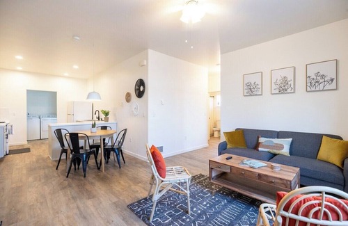 Evergreen House | Centrally-located two bedroom, two bathroom townhome with washer and dryer in a quiet neighborhood