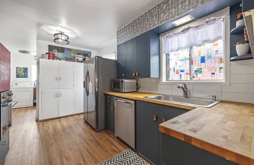 Altamont House | Centrally Located, 4-bedroom house with WiFi, KFalls