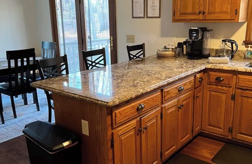 Massanutten Cottage | Centrally located retreat in Massanutten Resort. Hot tub and game room!