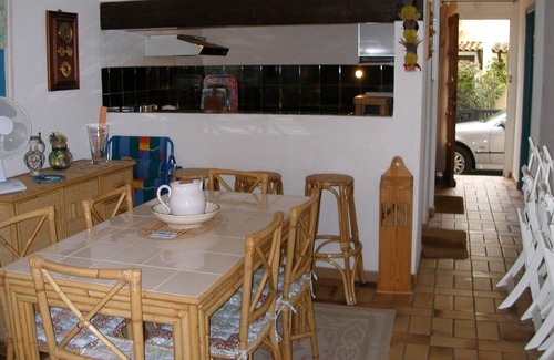 Port Grimaud Apartment | Centre, near market place, 56m2, 4 pers, terrace 30m2, beaches, Wifi, AC