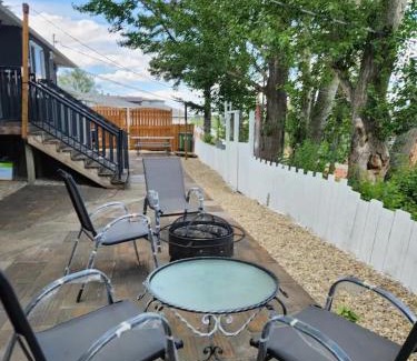 Highland Park Apartment | Centre Street 2bed Upper Suite - 4408