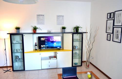 Turate Apartment | [Centro storico] Vulcano1, Bilocale strategico tra Milano, Como, fiere
