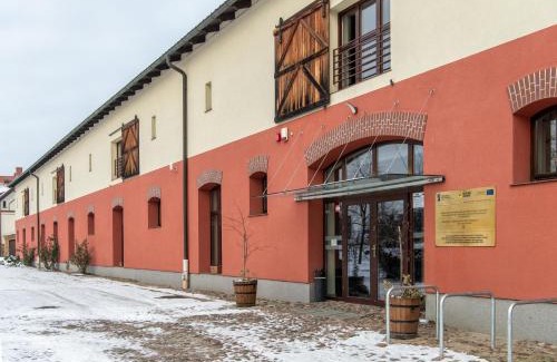 Psie Pole Hotel | Centrum Edukacyjno-Rozwojowe Wrocław Pawłowice - bezpłatny parking