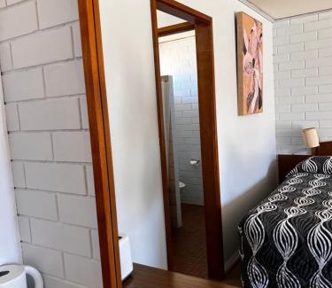 Finley Hotel | Century Motor Inn, Finley