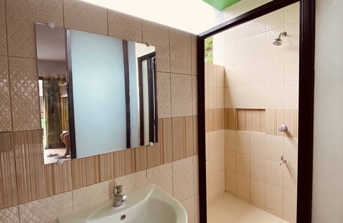 Lobo Resort | Cerca Parola beach resort