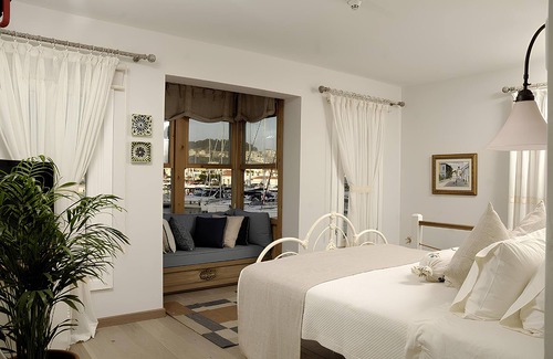 Cesme Hotel | Cesme Marina Konukevi