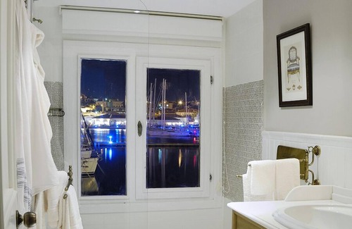 Cesme Hotel | Cesme Marina Konukevi