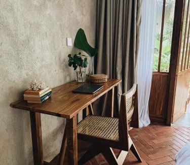 Weligama Hotel | Ceylon Sliders