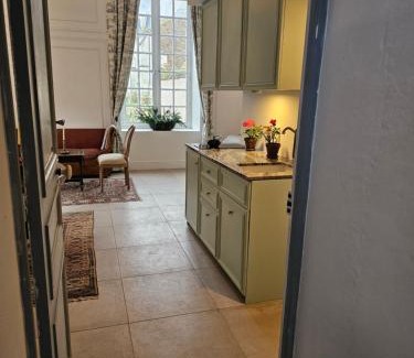 Saint-Lubin-des-Joncherets Apartment | Château Studio With Water Views