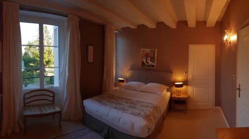 Saint-Antoine-du-Rocher Bed & Breakfast | Château d'Ardrée