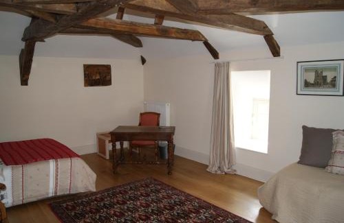 Biozat Bed & Breakfast | Château de Fontnoble