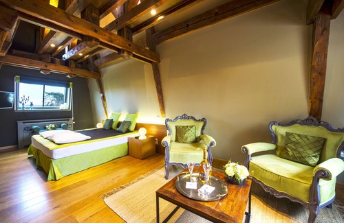 Saint-Denis-le-Thiboult Hotel | Château de Belmesnil