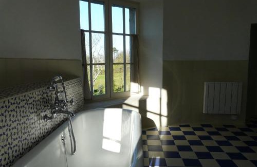 Saint-Martin-Petit House | Château de la Comtesse