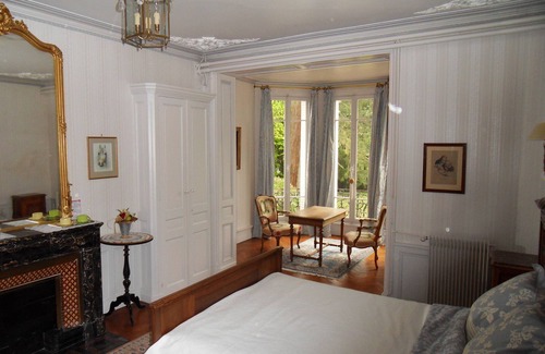Noailly Bed & Breakfast | Château de la Motte