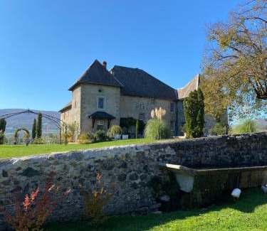 Vallieres Bed & Breakfast | Château de Morgenex