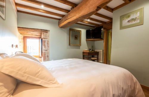 Hurigny Bed & Breakfast | Château de Salornay