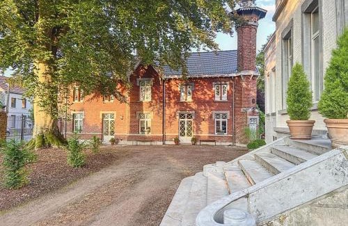 Cuesmes Apartment | Château La Fontaine - Stylish Manor - Green Environment