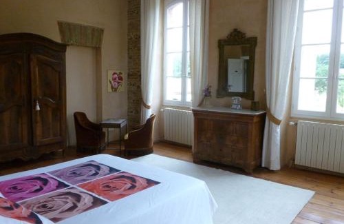Thil Bed & Breakfast | Château Lagaillarde