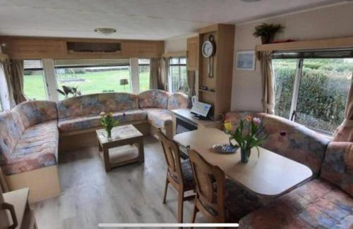 Schoonloo Ski Chalet | Chalet 108 met airco familie camping de Tien Heugten Schoonloo Drenthe