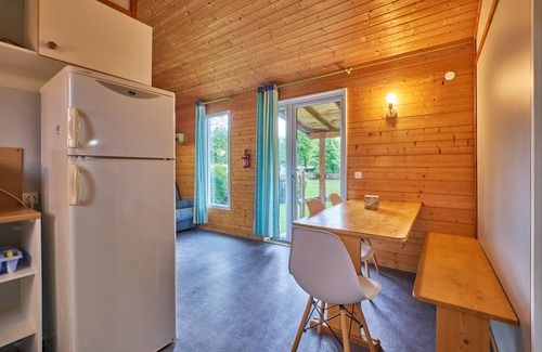 Mens Ski Chalet | Chalet "5 Personnes 304" with Shared Pool & Private Terrace