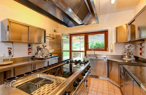 Giustino Ski Chalet | Chalet 'Agriturismo Casa Al Campo' with Mountain View, Private Pool and Wi-Fi