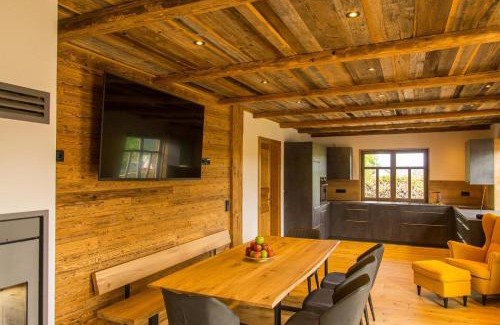 Waldmuenchen Ski Chalet | Chalet am Ölberg mit Badefass und Altholzsauna