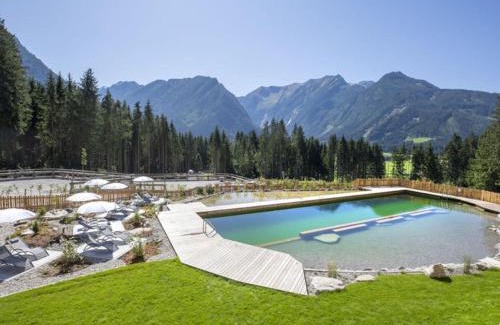 Schonbach Ski Chalet | Chalet in Neukirchen near Ski Slope