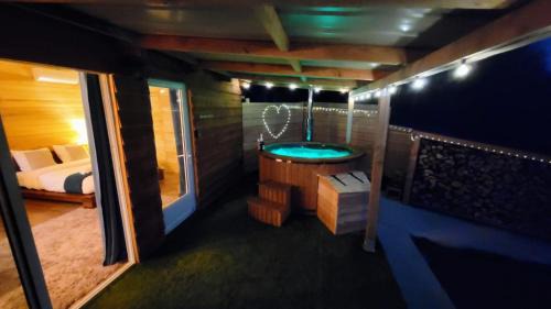 Durfort-Lacapelette Bed & Breakfast | Chalet avec bain nordique