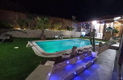 El Monte House | Chalet Beach & Spa