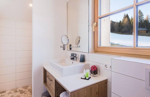 Weisspriach Bed & Breakfast | Chalet Berg Landzeit - Chalet village Fanningberg