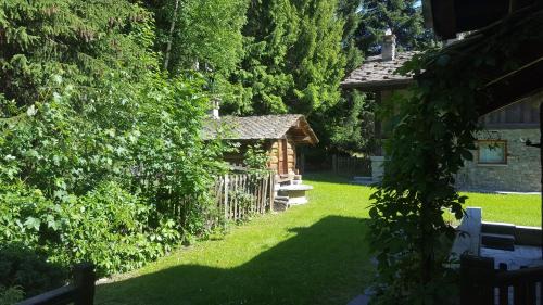 Courmayeur Apartment | Chalet Blanc "Le Flocon"