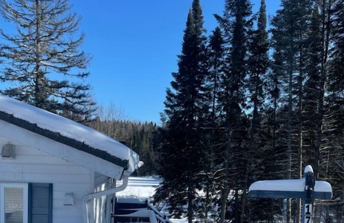 St-Adolphe-d'Howard Cabin | Chalet privée - Lac Huguette avec Spa