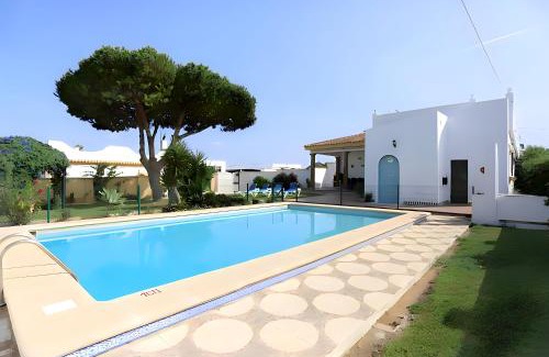 Conil de la Frontera House | Chalet con piscina privada y barbacoa solo familias