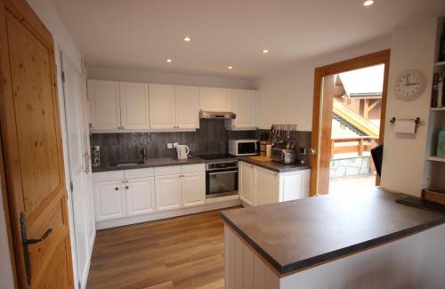 Vallandry Ski Chalet | Chalet confortable avec billard, cheminée et Wifi à Vallandry - FR-1-411-545