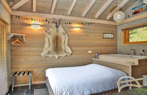 Saint-Jean-dʼAulps Bed & Breakfast | Chalet dans les Arbres
