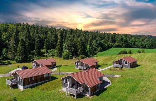 Nanchez House | Chalet de Montagne Avec vue sur les Monts Jura Avec Wifi