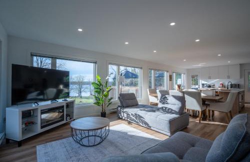Le Haut-Saint-Francois Regional County Municipality Ski Chalet | Chalet des Oiseaux Bleus, Spa, Lac