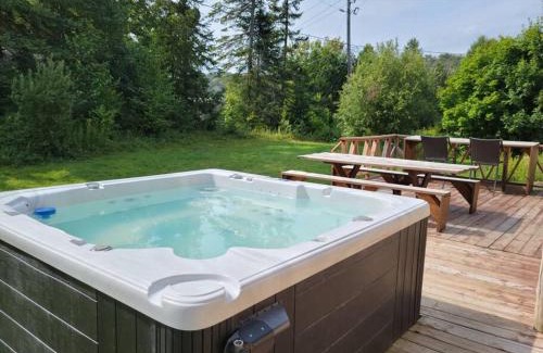St-Adolphe-d'Howard House | Chalet du lac avec SPA privé, wifi, BBQ et SUP