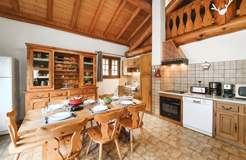 Val Cenis Ski Chalet | Chalet "Eterlou" with Mountain View, Balcony and Wi-Fi