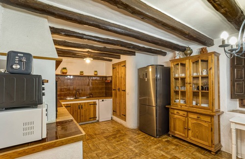 Esponella Ski Chalet | Chalet 'El Revolt De Martís' with Private Pool, Private Terrace and Wi-Fi